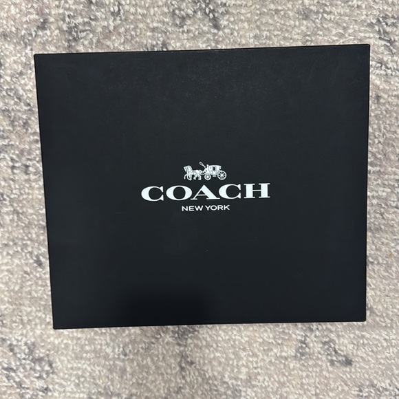 COACH
Bandit Leather Shoulder Bag - Picture 9 of 16